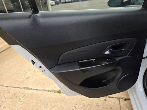 Used 2015 Chevrolet Cruze LT FWD image 23