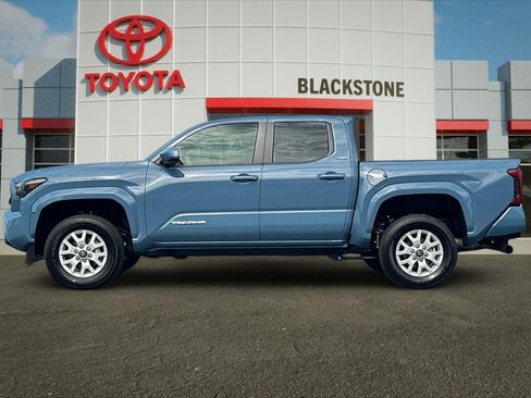 Used 2026 Toyota Tacoma SR5 AWD/4WD image 6