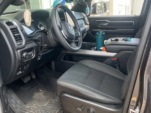 Used 2025 RAM 1500 Big Horn AWD/4WD image 3