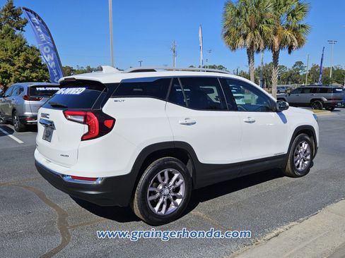 Used 2023 GMC Terrain SLT image 5