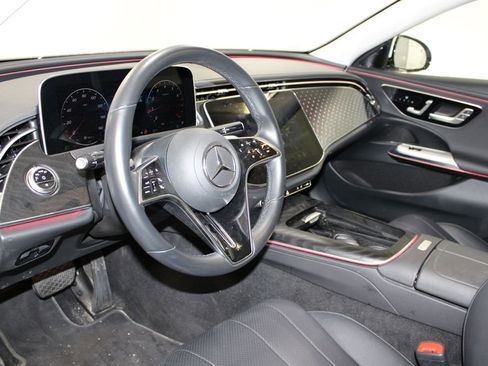 Used 2025 Mercedes-Benz E 350 Sedan image 17