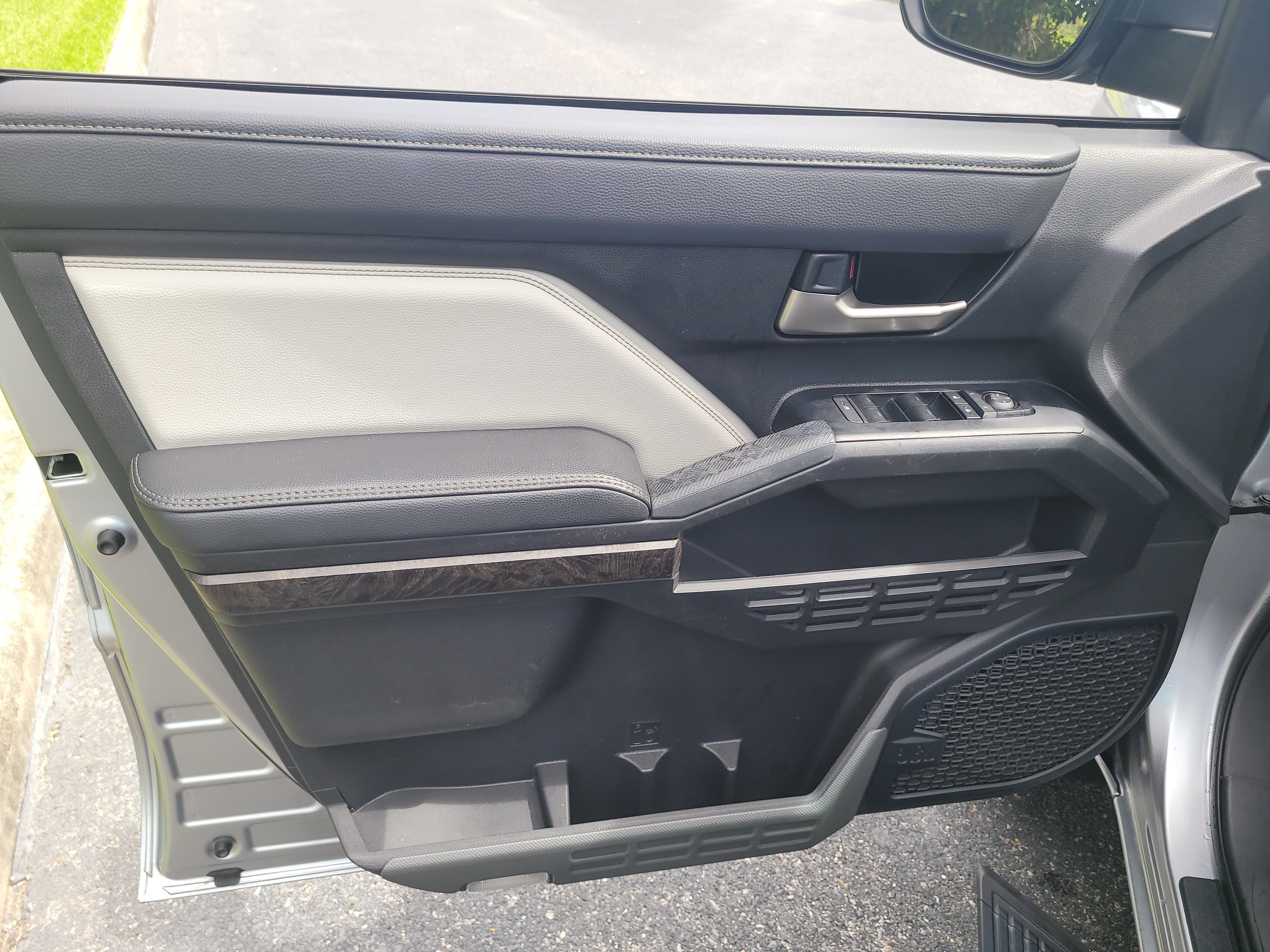 Certified 2024 Toyota Tacoma Limited w/ Limited Package (LT) AWD/4WD image 18