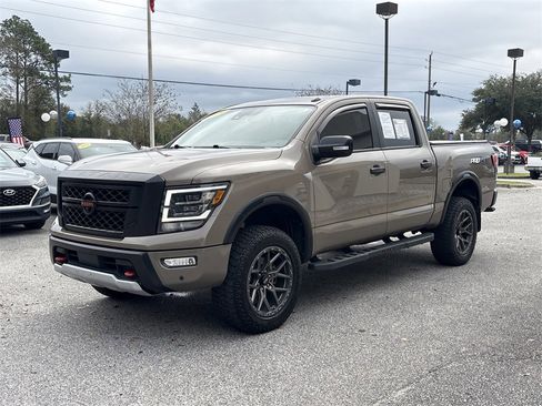 Used 2021 Nissan Titan PRO-4X w/ Pro-4x Convenience Package image 9