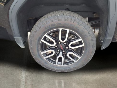Used 2025 GMC Sierra 1500 AT4 w/ AT4 Premium Package AWD/4WD image 23