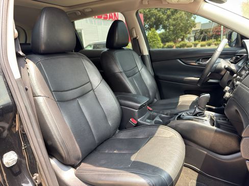 Used 2020 Nissan Rogue SL w/ Premium Package FWD image 21