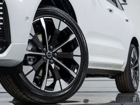 New 2026 Volvo XC60 B5 Plus w/ Climate Package image 27