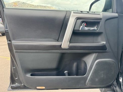 Used 2016 Toyota 4Runner SR5 image 11