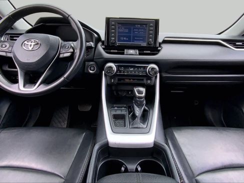 Used 2021 Toyota RAV4 XLE Premium FWD image 15