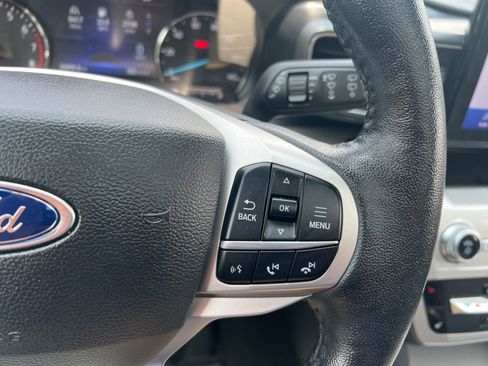 Used 2022 Ford Explorer XLT w/ Equipment Group 202A image 25