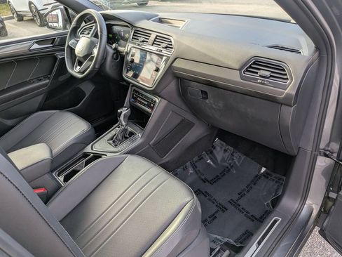 Certified 2023 Volkswagen Tiguan SE R-Line image 11