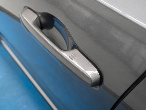 Certified 2023 Honda Pilot Touring image 17