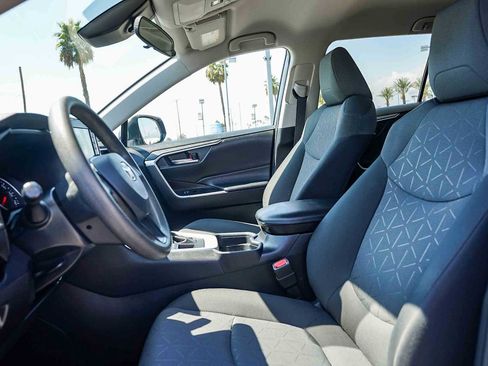 Used 2020 Toyota RAV4 XLE image 13