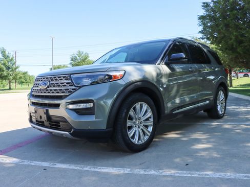 Used 2020 Ford Explorer Limited RWD image 3