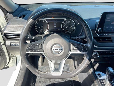 Used 2022 Nissan Altima 2.5 SR w/ Midnight Edition Package image 11