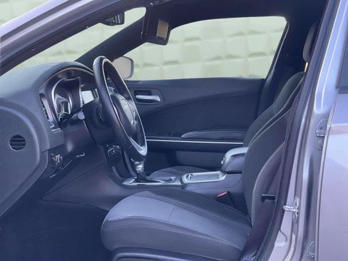 Used 2016 Dodge Charger SXT w/ Driver Confidence Group image 10
