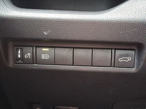 Used 2021 Toyota RAV4 XLE w/ Convenience Package AWD/4WD image 23
