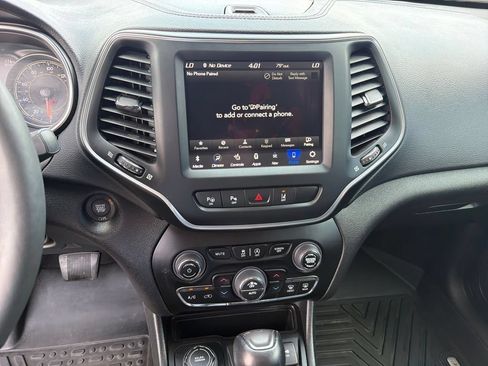 Used 2023 Jeep Cherokee Altitude Lux AWD/4WD image 18