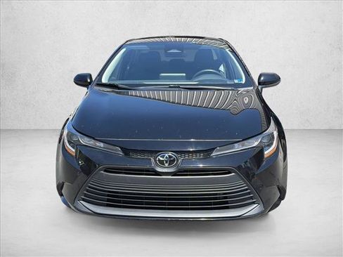 Used 2024 Toyota Corolla LE FWD image 2