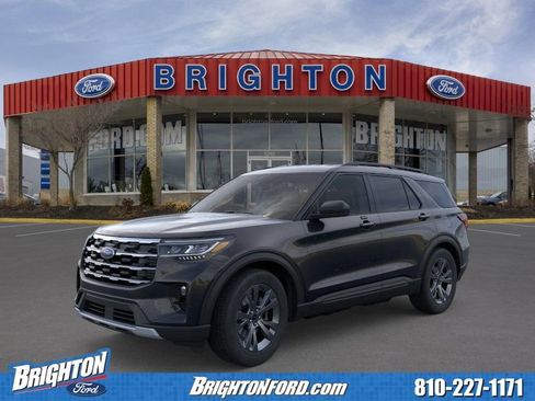 Used 2026 Ford Explorer Active AWD/4WD image 3