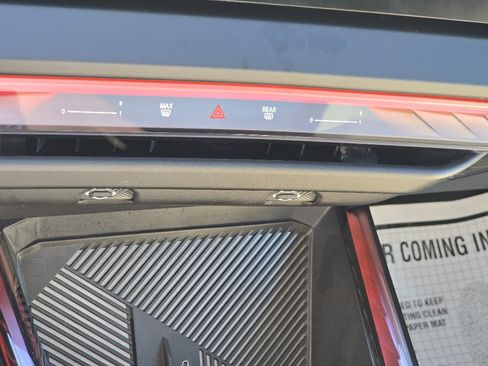 Used 2025 BMW X3 xDrive30i w/ M Sport Package image 18