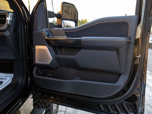 Used 2024 Ford F450 Platinum w/ FX4 Off-Road Package image 40