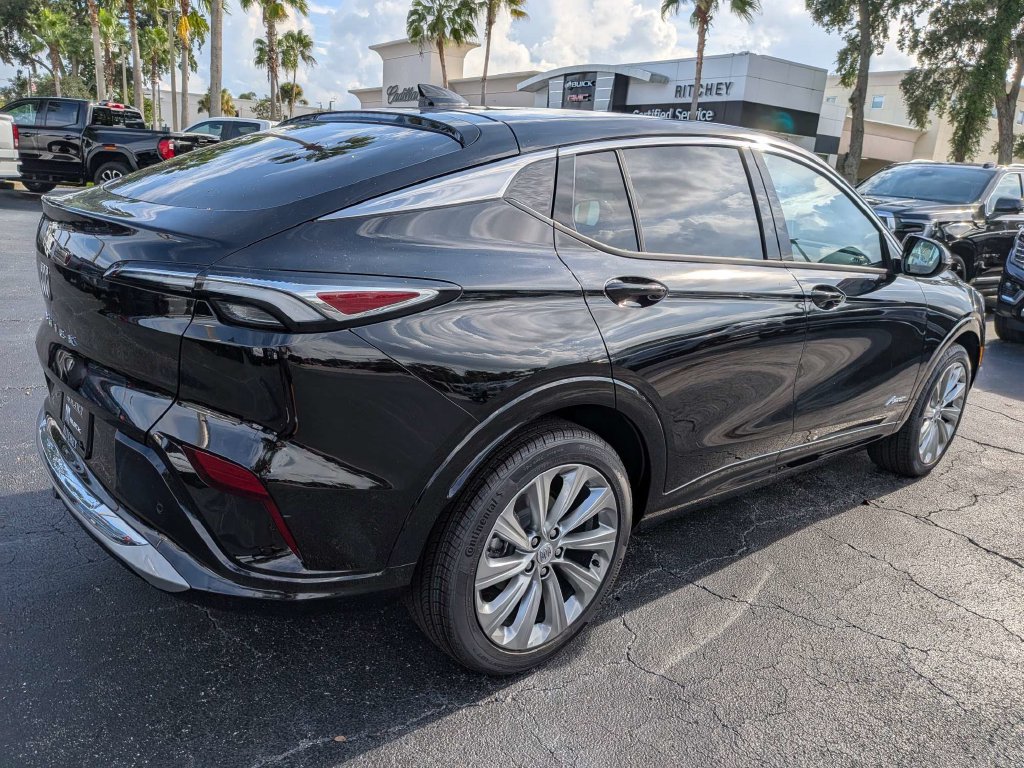 New 2026 Buick Envista Avenir FWD image 4