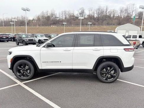 New 2026 Jeep Grand Cherokee Limited w/ Limited Altitude Package AWD/4WD image 4