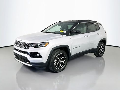 Used 2025 Jeep Compass Limited AWD/4WD image 3