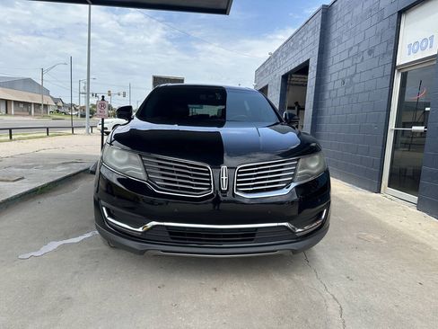Used 2016 Lincoln MKX Reserve w/ Technology Package AWD/4WD image 3