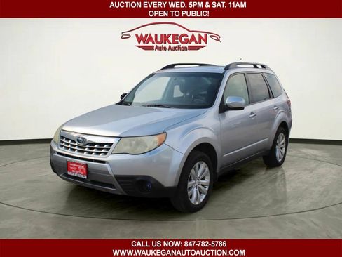 Used 2012 Subaru Forester 2.5X Premium w/ Popular Pkg 3 AWD/4WD image 1