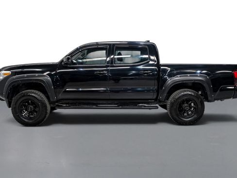 Used 2018 Toyota Tacoma SR w/ SR Convenience Package AWD/4WD image 9