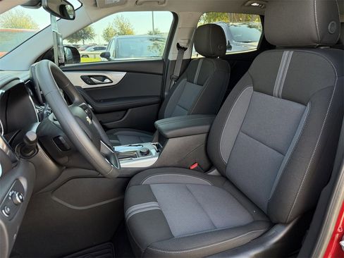 New 2025 Chevrolet Blazer LT w/ Convenience Package image 25