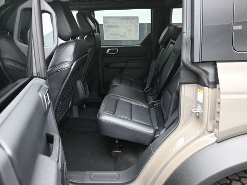 New 2026 Ford Bronco Badlands AWD/4WD image 18