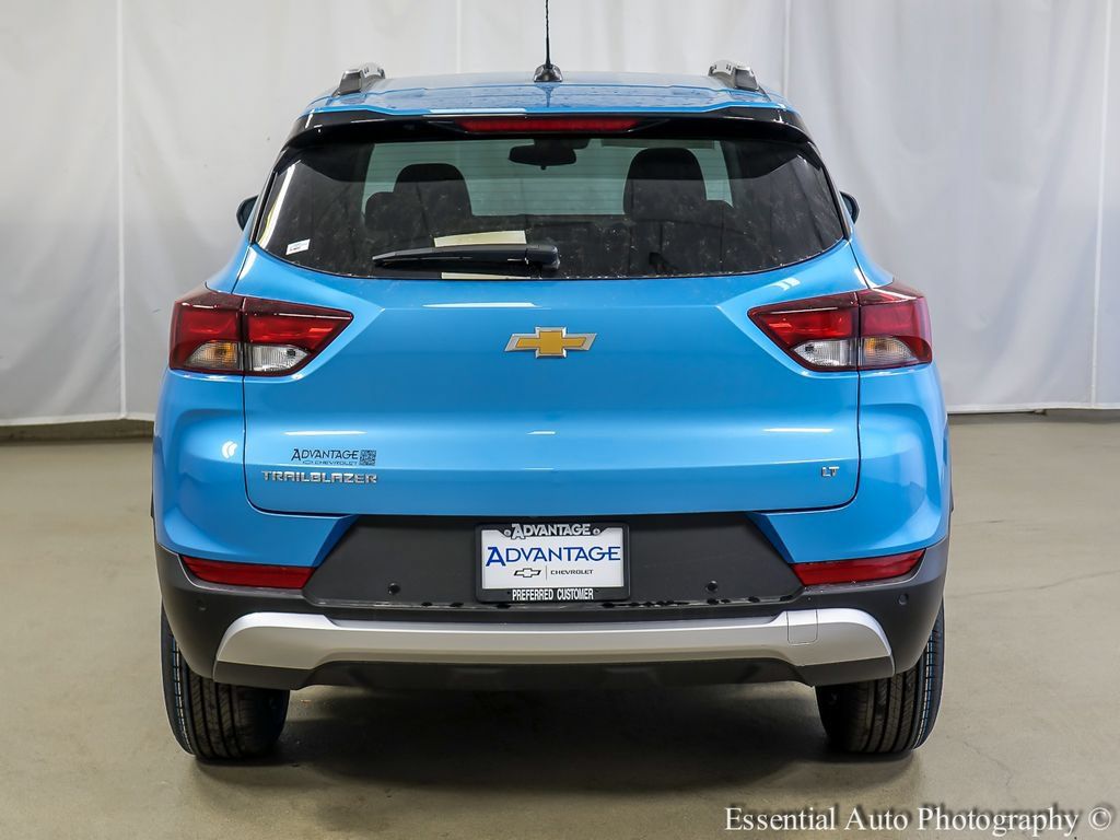 Used 2026 Chevrolet TrailBlazer LT w/ LT Cold Weather Package FWD image 6