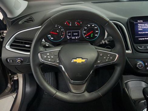 Used 2023 Chevrolet Malibu RS FWD image 19