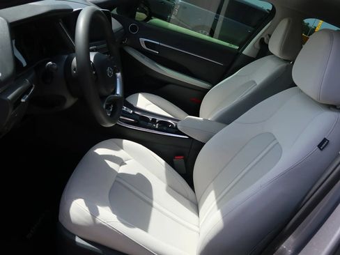 Used 2021 Hyundai Sonata SEL FWD image 16