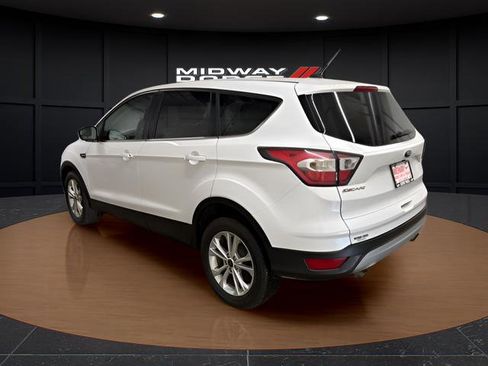 Used 2017 Ford Escape SE image 3