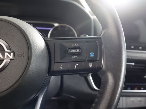 Used 2023 Nissan Rogue SL w/ SL Premium Package image 47