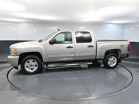 Used 2009 Chevrolet Silverado 1500 LT w/ Power Pack Plus AWD/4WD image 9