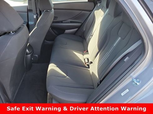 Used 2025 Hyundai Elantra Sport image 21