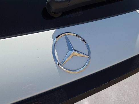 Used 2026 Mercedes-Benz GLC 300 4MATIC image 12