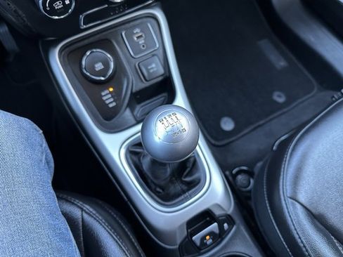 Used 2018 Jeep Compass Latitude w/ Safe & Security Group image 34