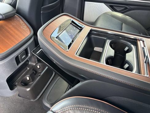 New 2026 Lincoln Navigator Black Label AWD/4WD image 17