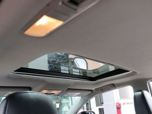 Used 2017 Toyota Highlander Limited FWD image 24