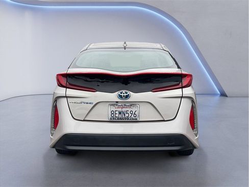 Used 2018 Toyota Prius Prime Premium w/ Carpet Mat Package FWD image 5