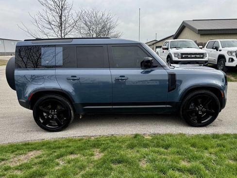 Used 2020 Land Rover Defender 110 SE image 5