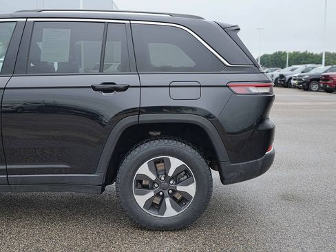 Used 2024 Jeep Grand Cherokee Limited 4xe AWD/4WD image 11