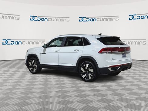 Used 2024 Volkswagen Atlas Cross Sport SE image 7