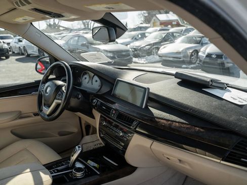 Used 2015 BMW X5 xDrive35d image 12