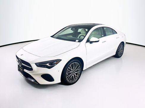 Used 2025 Mercedes-Benz CLA 250 image 3